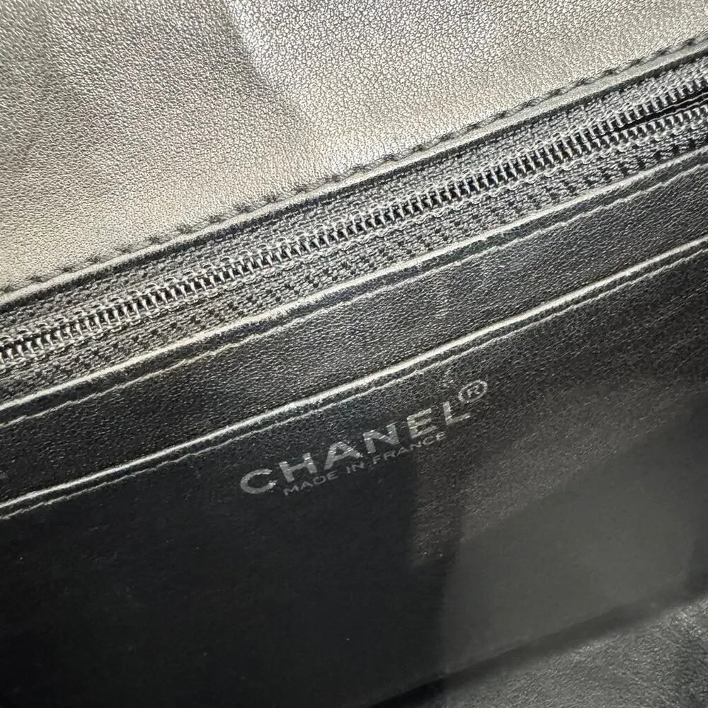 CHANEL Black Patent Quilted 2.55 Reissue Flap Shoulder Bag Silver Chain Leather